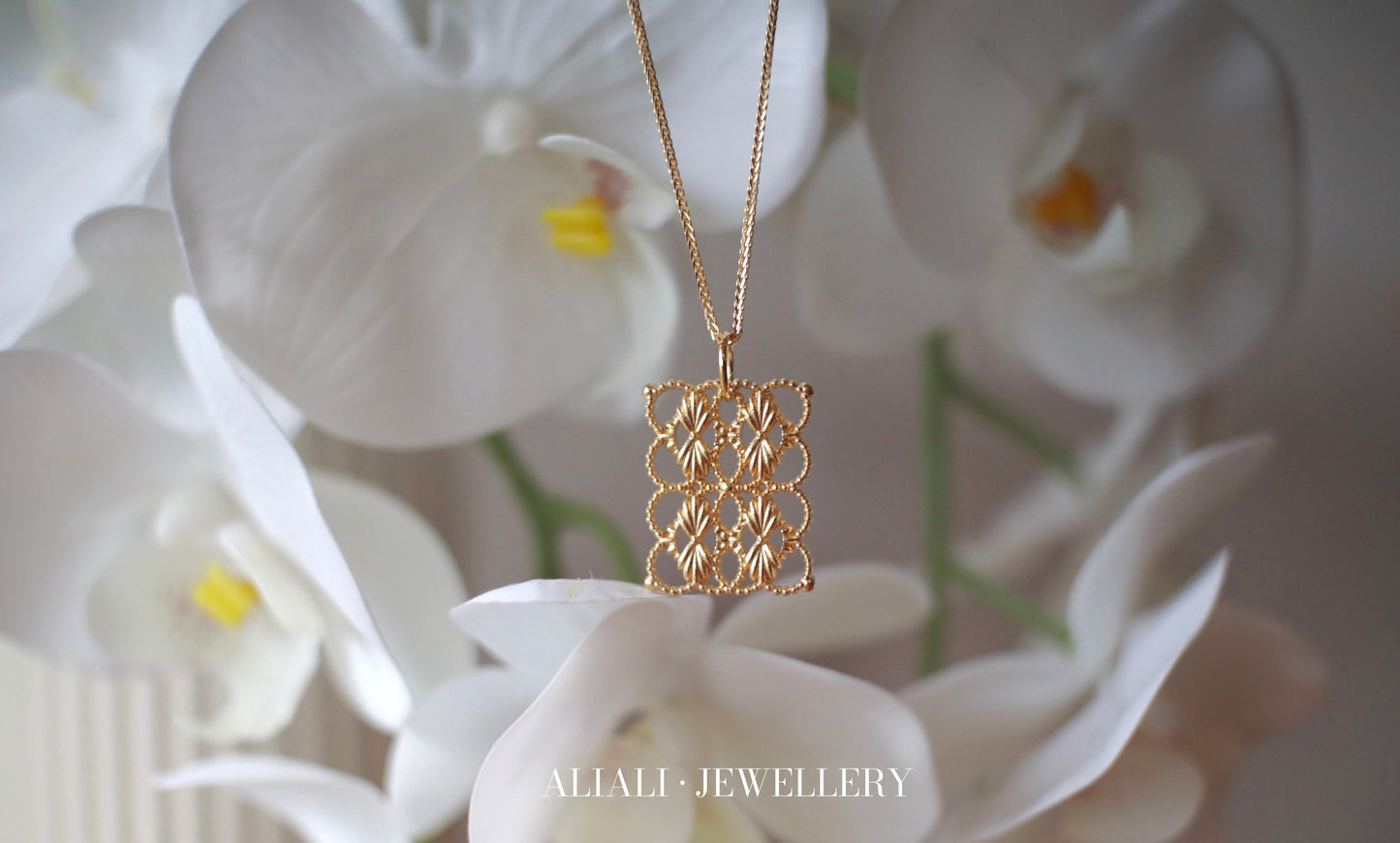 Shell Lace Necklace